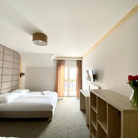 Karolowy Pokoje&apartamenty Gasthof *