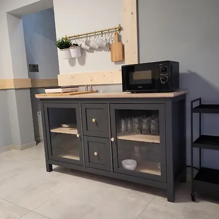 Karolowy Pokoje&apartamenty 3* 우스트론