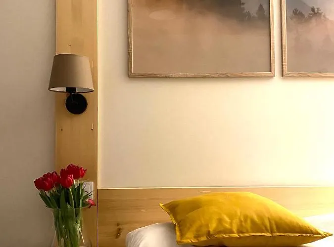 Karolowy Pokoje&apartamenty 3* אוסטראון