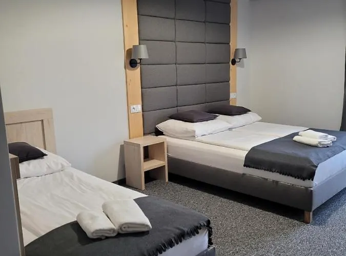 Karolowy Pokoje&apartamenty 3*