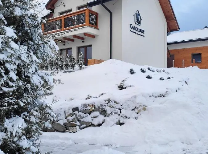 Karolowy Pokoje&apartamenty בית הארחה אוסטראון