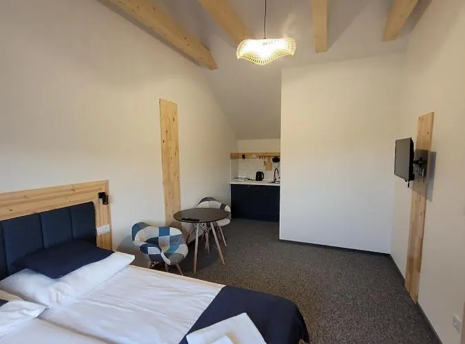 Karolowy Pokoje&apartamenty 3* אוסטראון